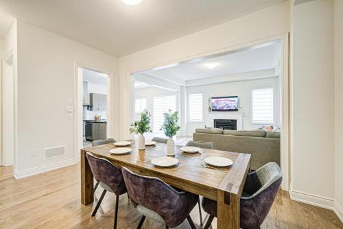 Richmond Hill Apartment | Very Modern New Luxury House in RichmondHill