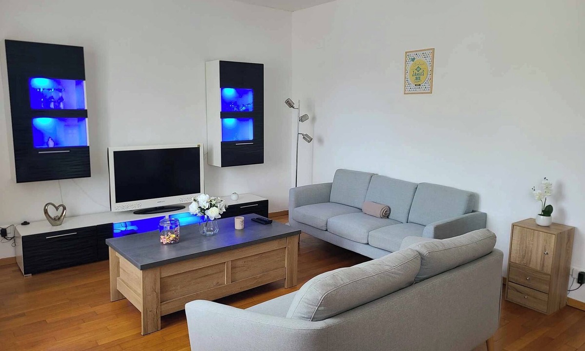 Auboue Apartment | Very nice apartment f4