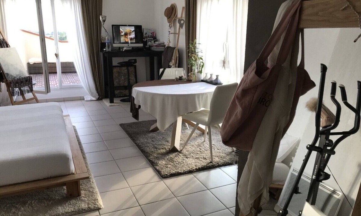 Eaunes Apartment | Very nice apartment with terrace and pool