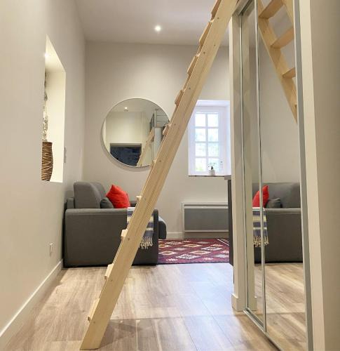 Lumbin Apartment | Very nice studio in a 16th century building