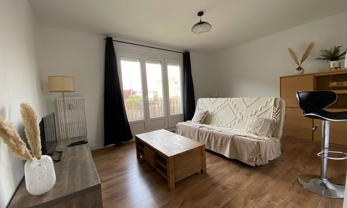 Quartier Calmette Apartment | Very quiet and bright apartment in Caen