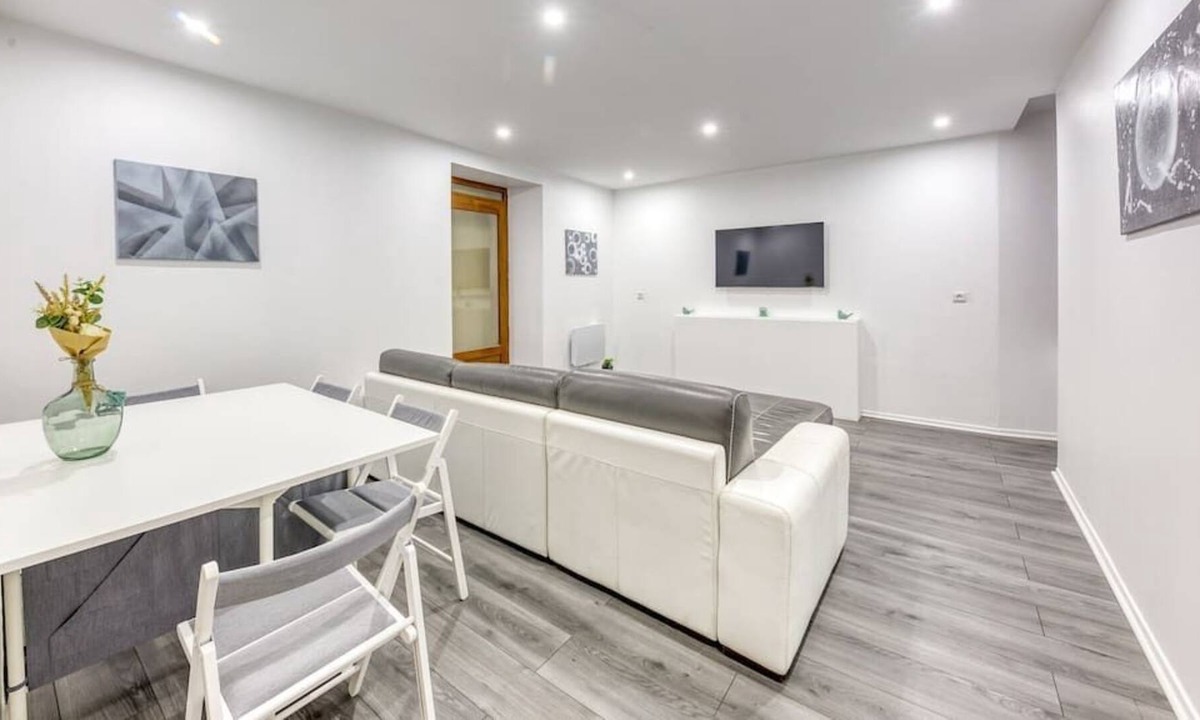 Tonnerre Apartment | Very spacious apartment for 4 people