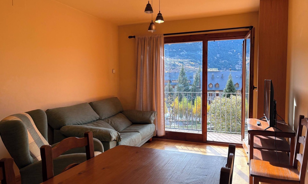 Taull Apartment | Very spacious and bright apartment Erta 5