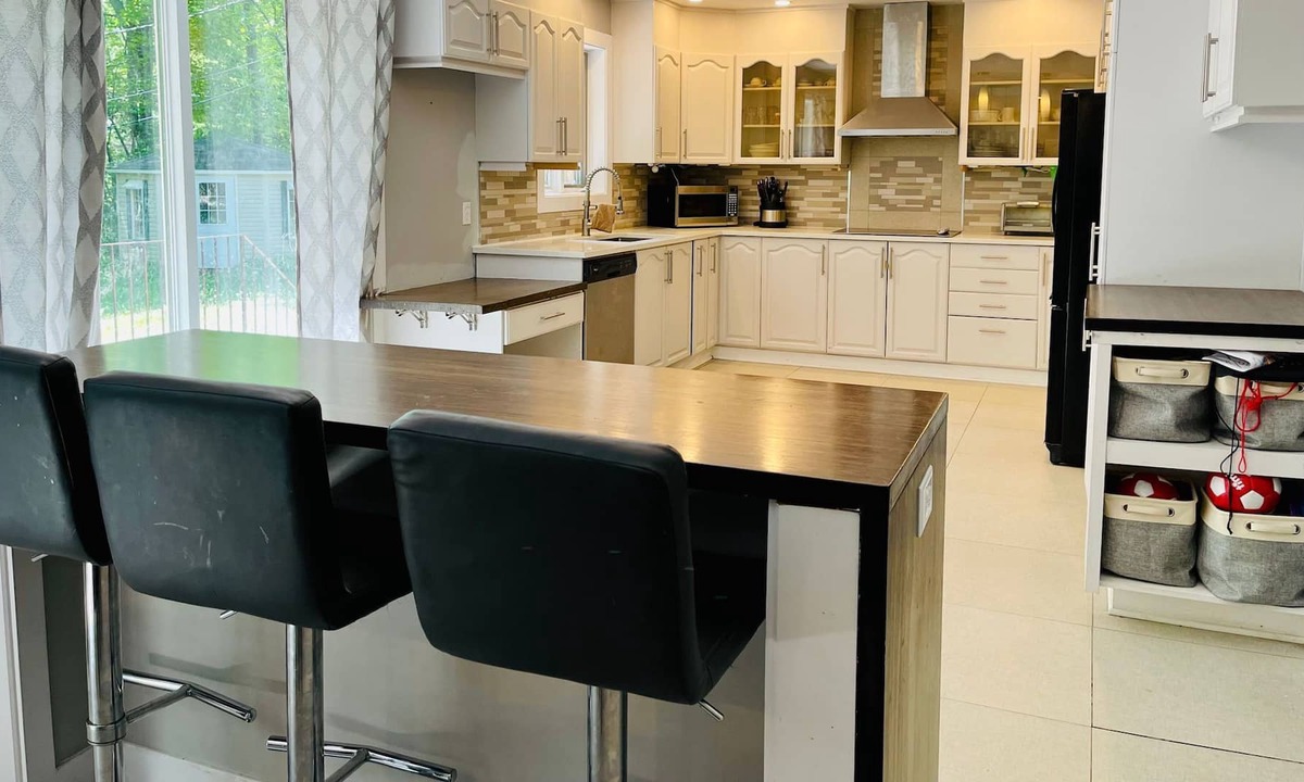 Saint-Lazare Cottage | Very spacious House for Family or Friends