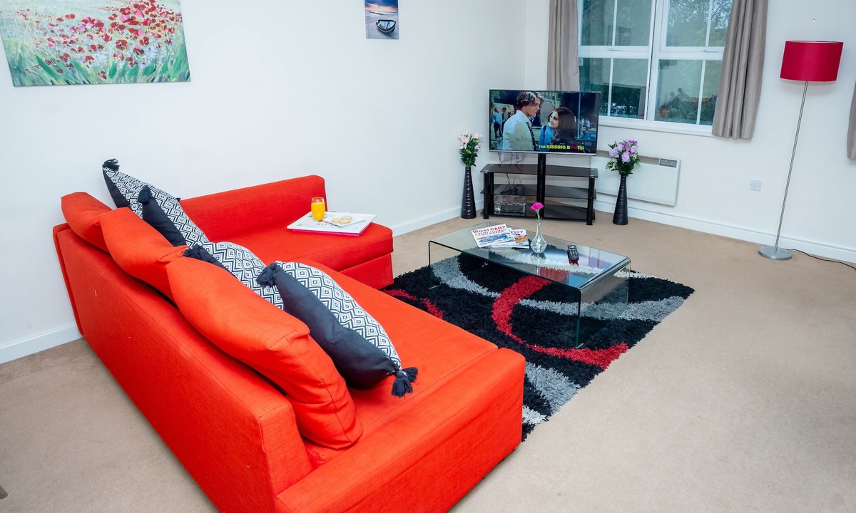 Fenny Stratford Apartment | Very stylish and spacious apartment!