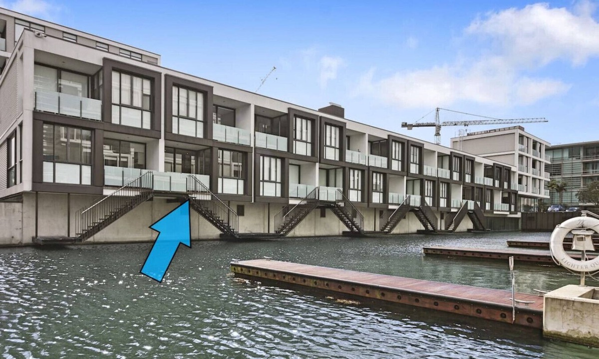 Auckland Central Business District Apartment | Viaduct Harbour Waterside Apartment with Heat Pump