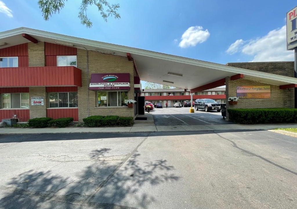 Lyons Hotel | VIBE INN - WHIRLPOOLS SUITES - Lyons