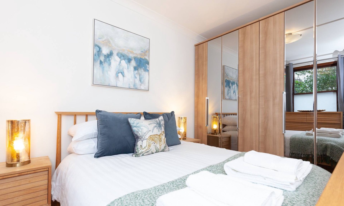 Oxford Apartment | Vibrant & Bright City Centre Apartment!