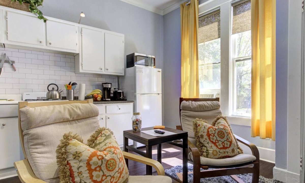 Midtown Apartment | Vibrant Chic Midtown | Near Overton & Cooper-Young