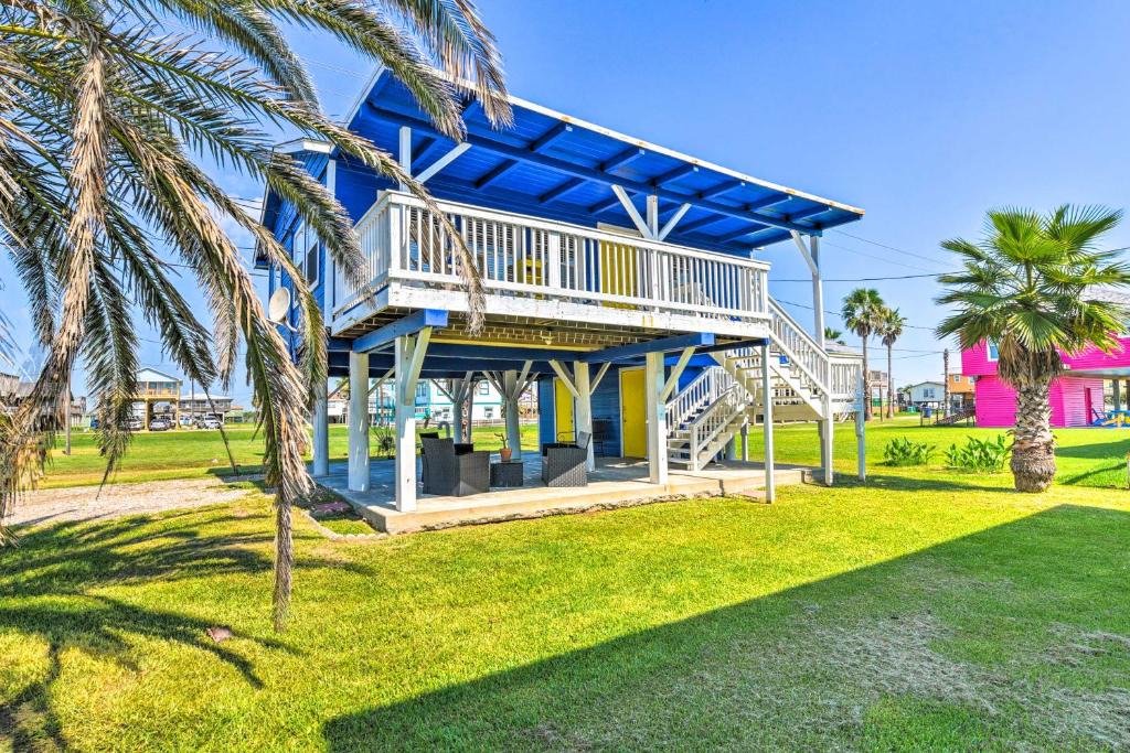 Surfside Beach House | Vibrant Freeport Home with Patio, Walk to Beaches