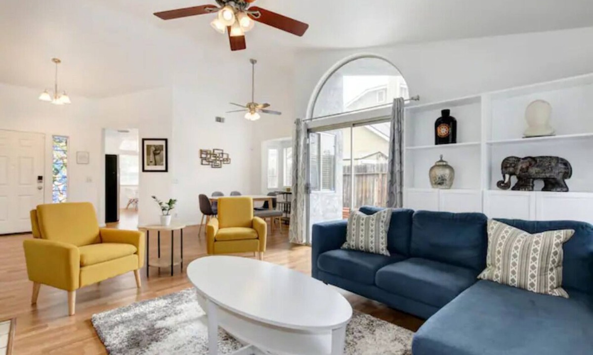 Hood House | Vibrant home with gazebo