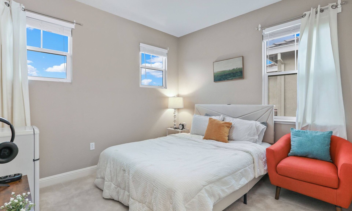 Pittsburg House | Vibrant & Peaceful 7-BR Adobe-Inspired Home