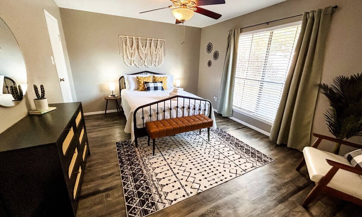 Barker Apartment | Vibrant Texan Escape with Patio & Gated Community