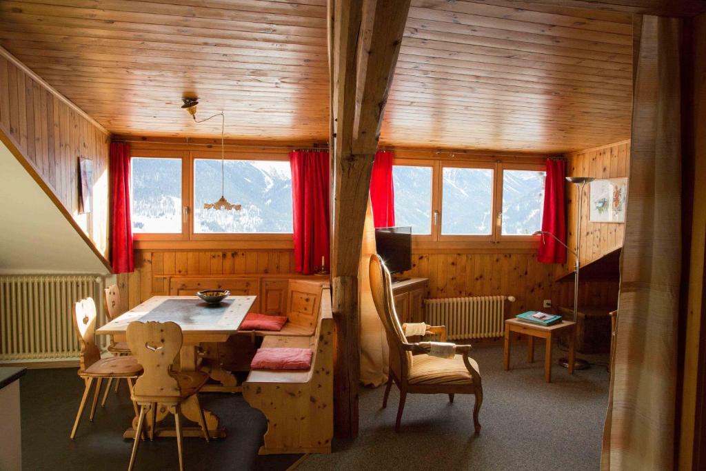 Engadin Scoul Apartment | Vichava 8, Süd