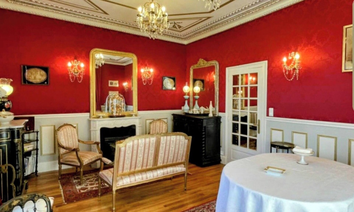 Thermal Apartment | VICHY LUXE NAPOLEON III