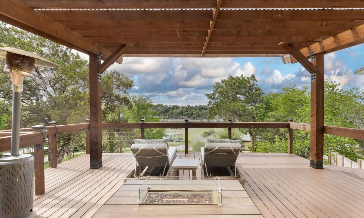Pedernales Bend House | Vicinity Lake House | Water Views | Pet Friendly