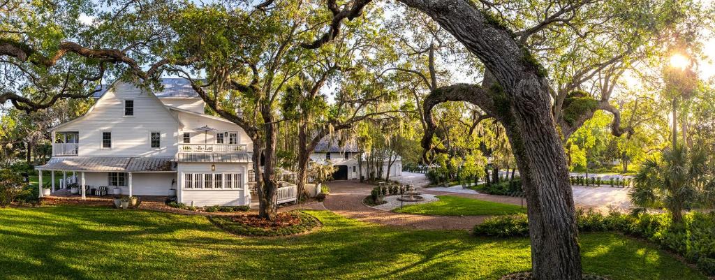 Historic District Bed & Breakfast | Victoria 1883