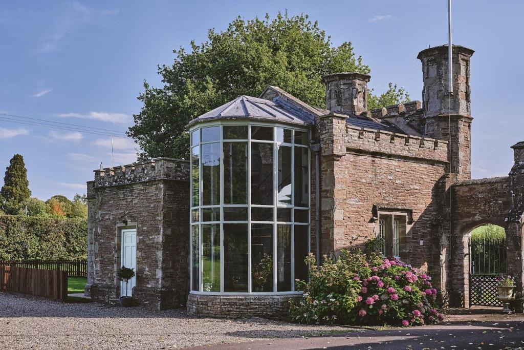 Leominster House | Victoria Lodge