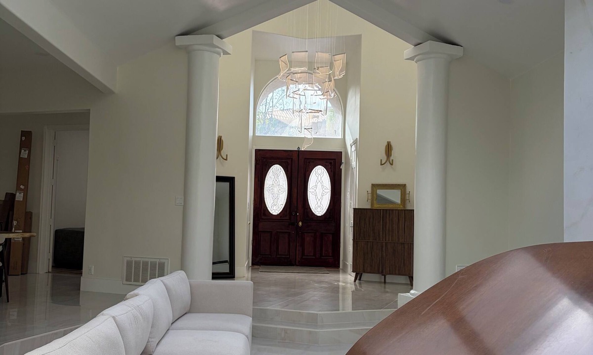 Kit Carson House | Victoria’s Secret Garden