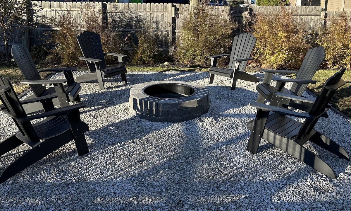St Ignace House | Victorian charmer just steps from the lake!