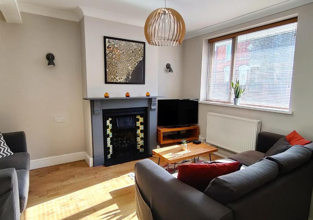 Swindon House | Victorian House Central Swindon