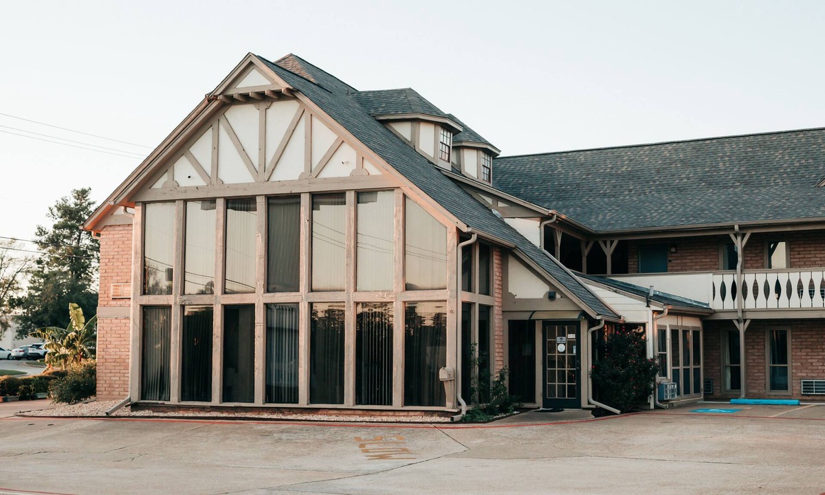 Nacogdoches Hotel | Victorian Inn & Suites