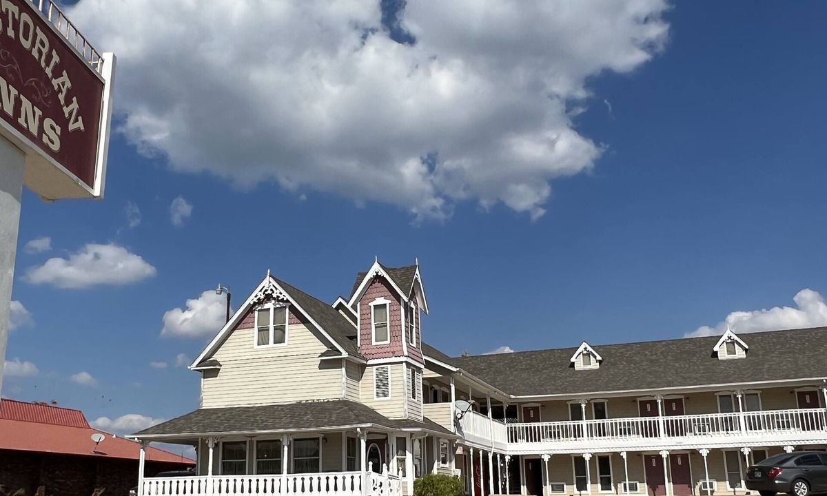 Cleveland Hotel | Victorian Inn