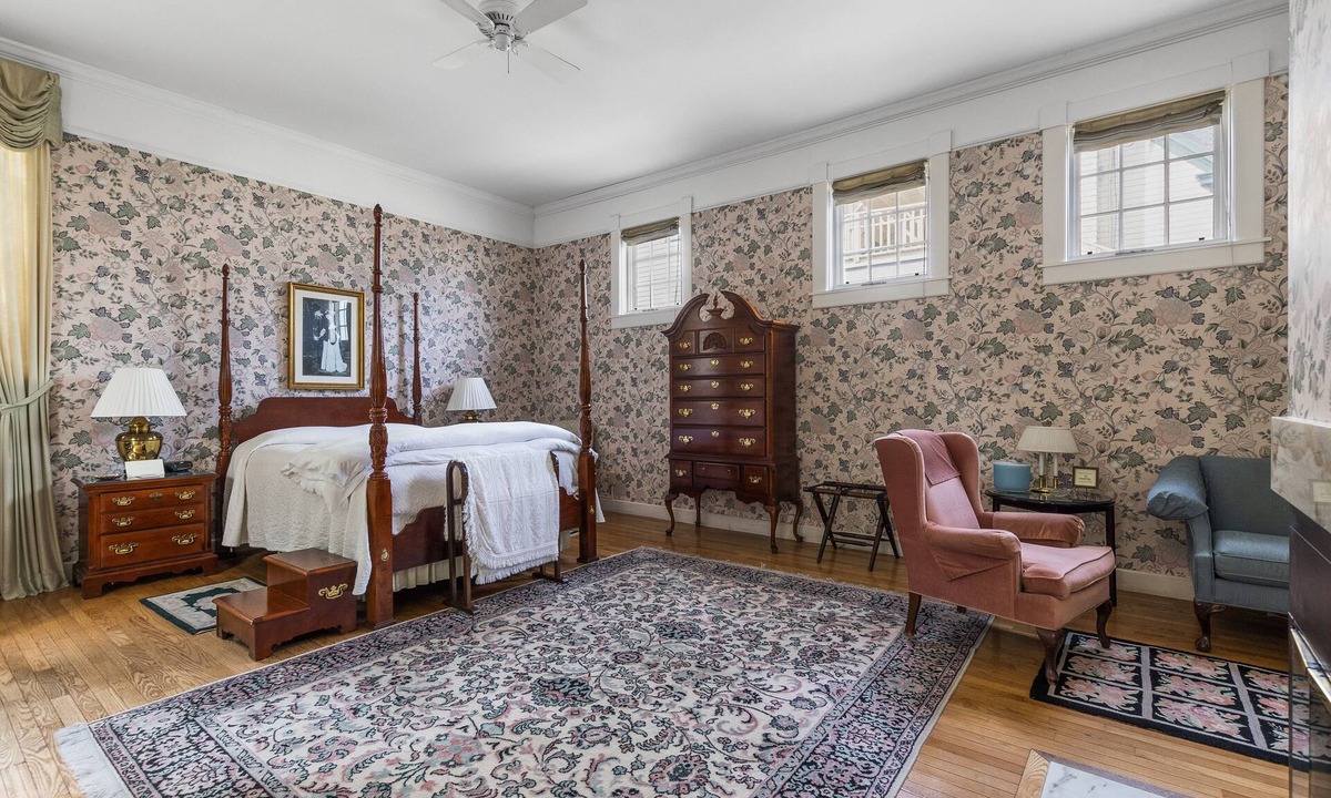 Bennington Bed & Breakfast | Victorian mansion's Jim-Dandy Suite