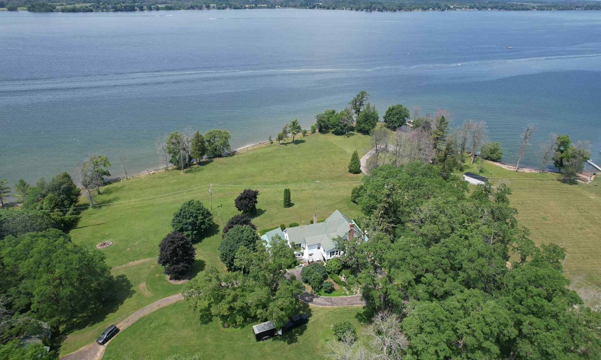 Town of Oswegatchie Apartment | Victorian Riverfront 1BR Cozy Retreat with River Views & Dock Access