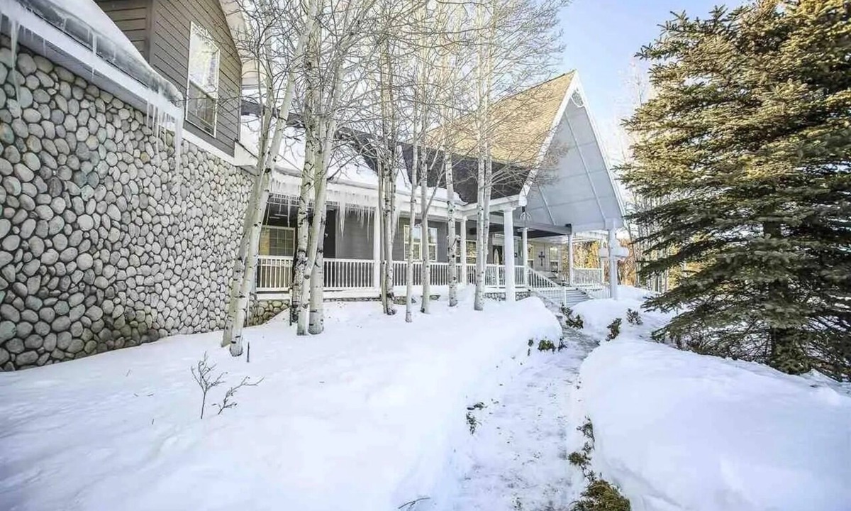 Pagosa Springs House | Victorian-Style Luxury Mountain Home | Game Room, Views & Hot Tub