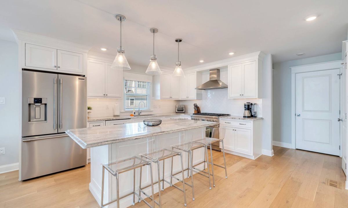 Avalon House | Victory Grace - 5Br/3.5Ba - Avalon - Sleeps 14 - Bay Views & Private Pool