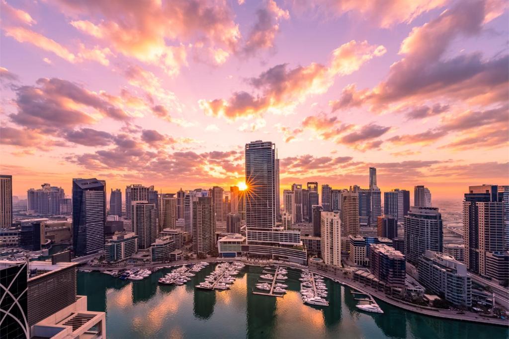 Dubai Marina Hotel | Vida Dubai Marina & Yacht Club