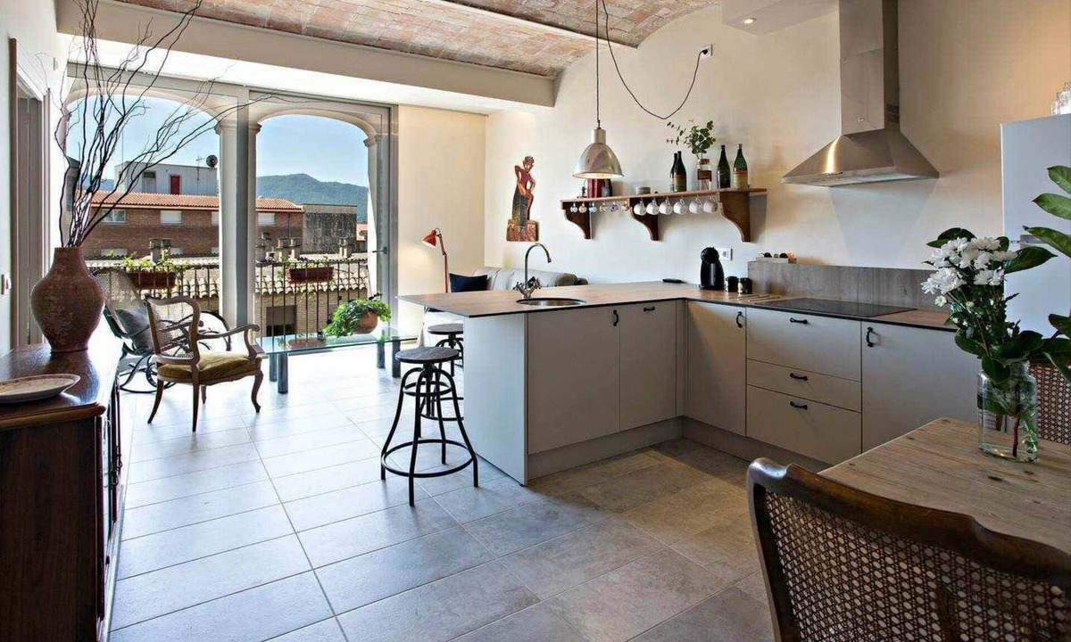 Olot Apartment | Vidrier, flat with access to indoor swimming pool
