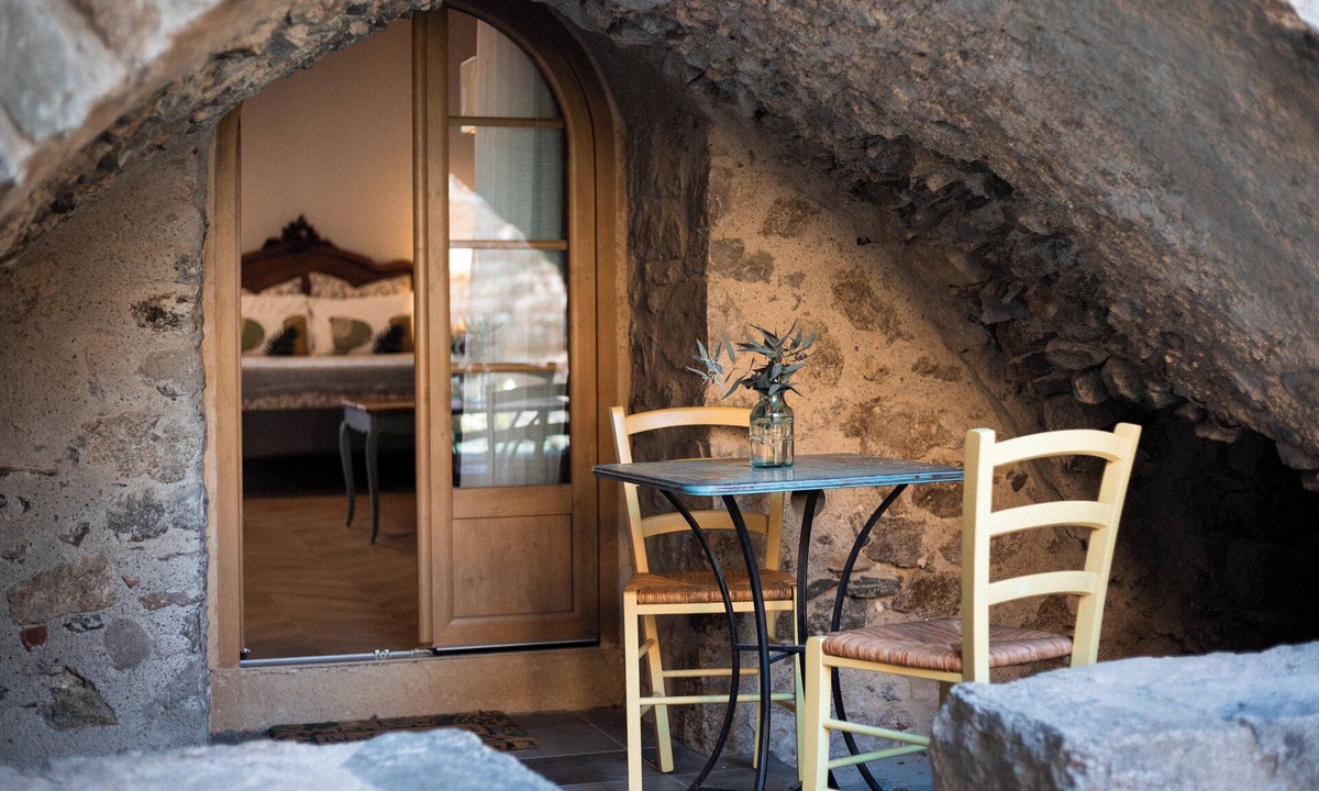 Molitg-les-Bains Apartment | Vieux Chateau Le Casteil, furnished studio in a 15th century castle fort.