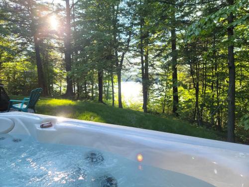 Austin Ski Chalet | View and access to Lake Orford - Spa - Australe