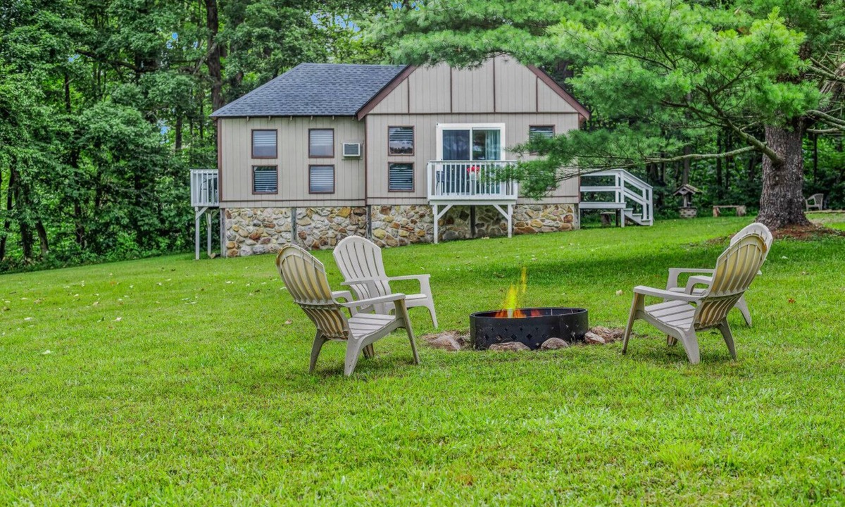 Great Cacapon Apartment | View Haven - View | Grill Wifi | Fire Pit