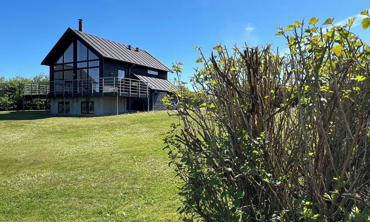 Skjern House | View house by nature and golf