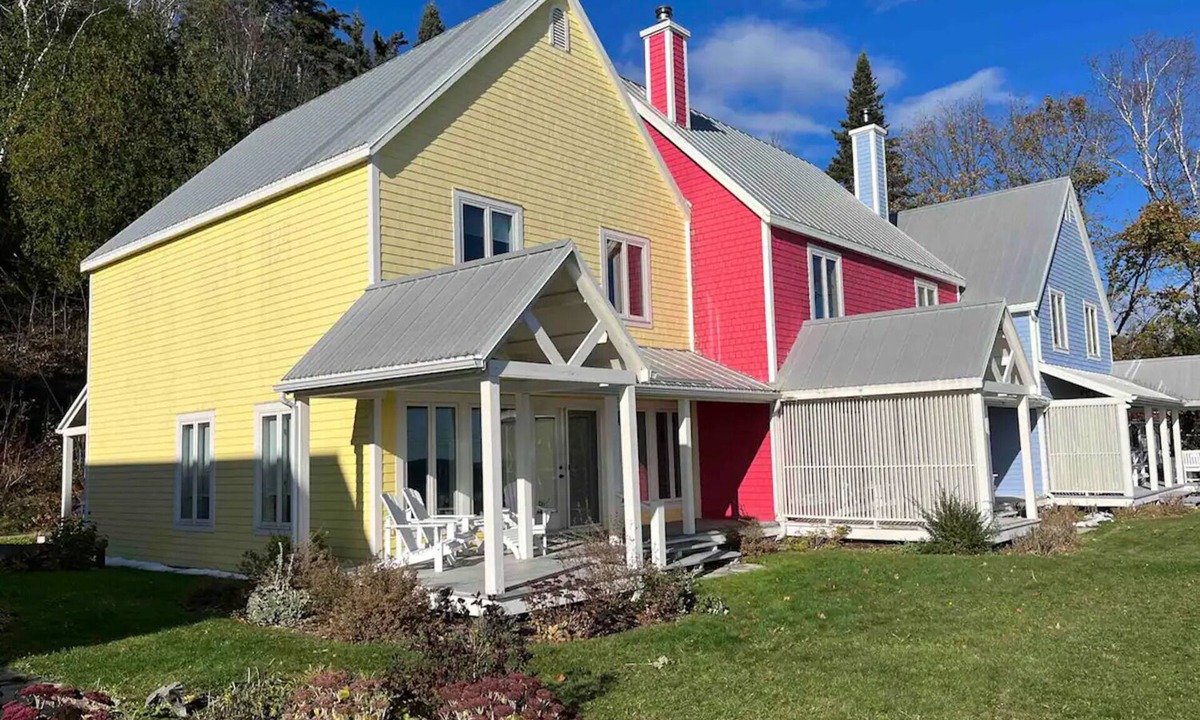 Saint Irenee House | View is magnificent on the St-Lawrence River!