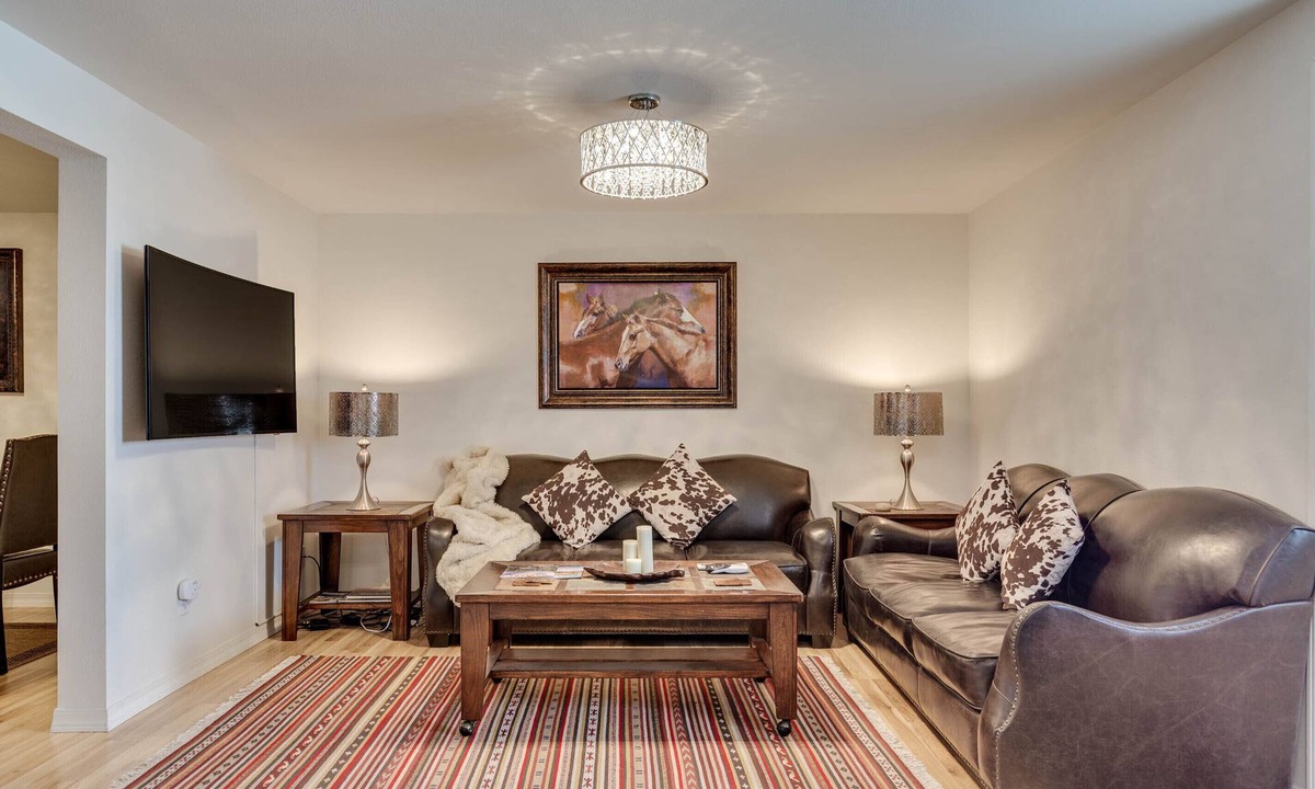 Gardiner House | View of the Yellowstone Valley