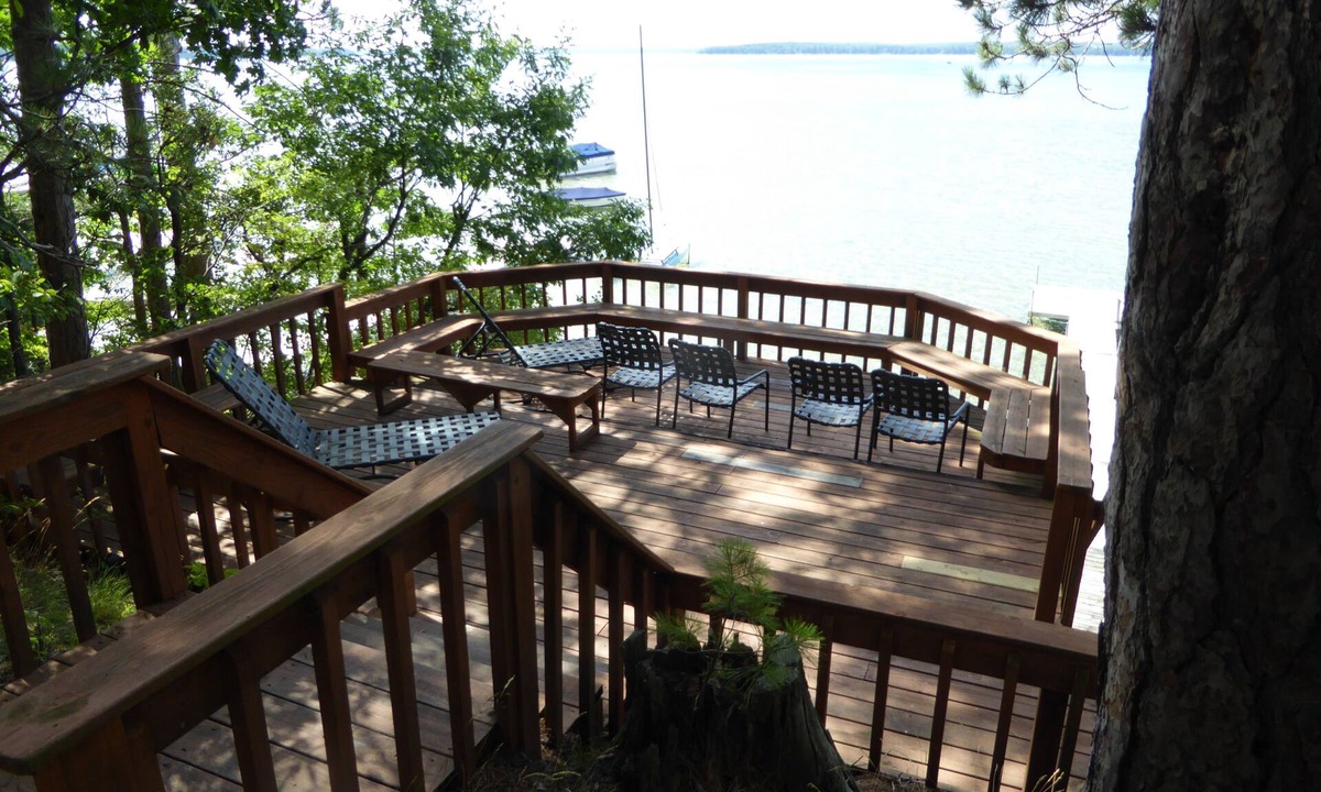 Higgins Lake Cottage | View, private lakefront, deck & dock, quiet forest. Beautiful cottage and lake