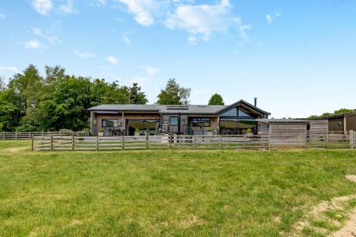 Much Wenlock House | Viewpoint Lodge