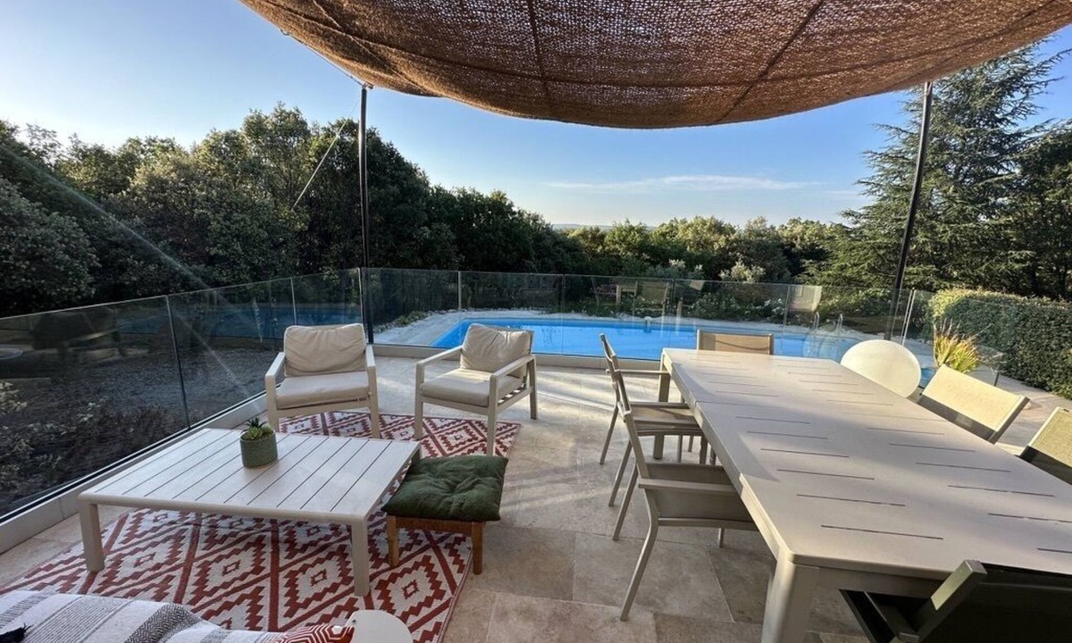 Saint-Martin-de-Londres House | VIEWS-FREE FAMILY HOME ON 4800m2