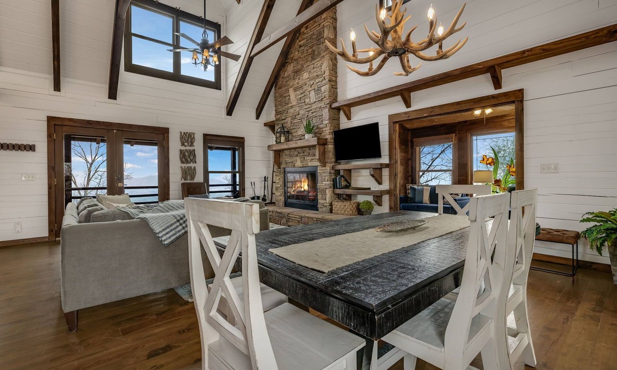 Royal Pines Cabin | Views in the Blues: 3-Story Asheville Log Cabin with Hot Tub & Fire Pit