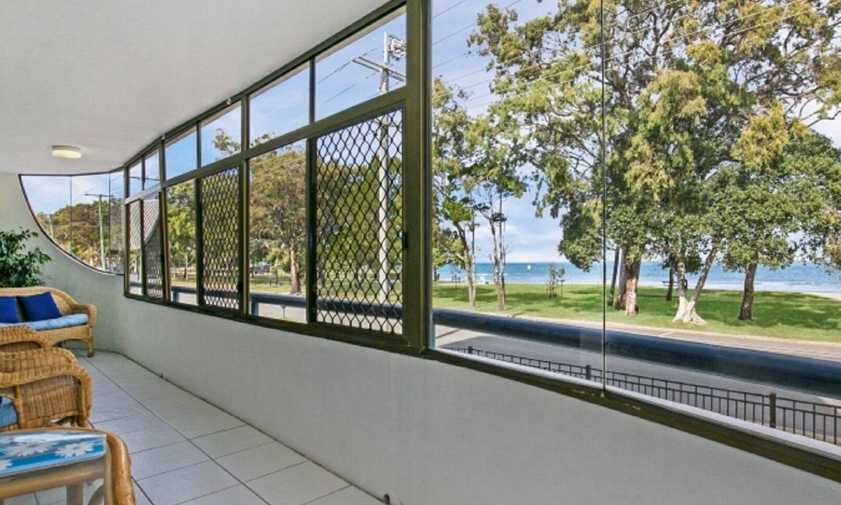 Bongaree Apartment | Views, Pool, Air-Conditioning