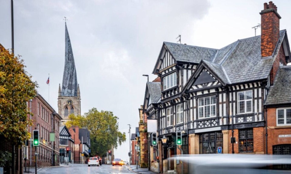 Chesterfield House | Viewtopia House, Chesterfield