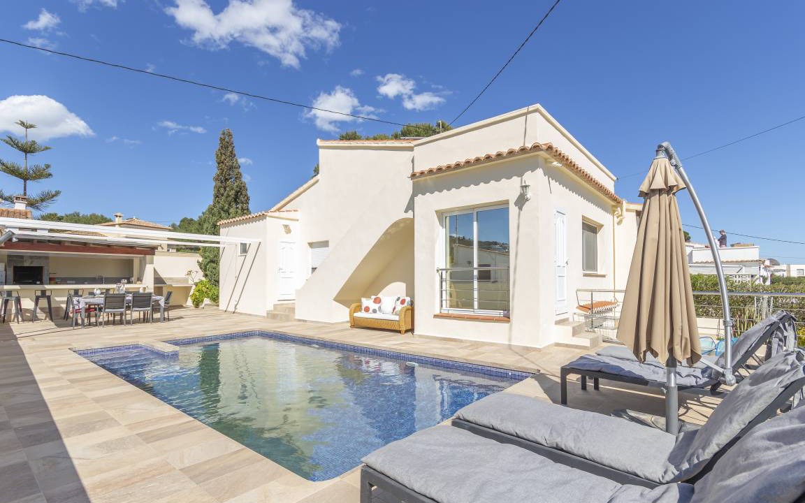 Urbanitzacio la Fustera House | Villa Golondrina - Costa CarpeDiem