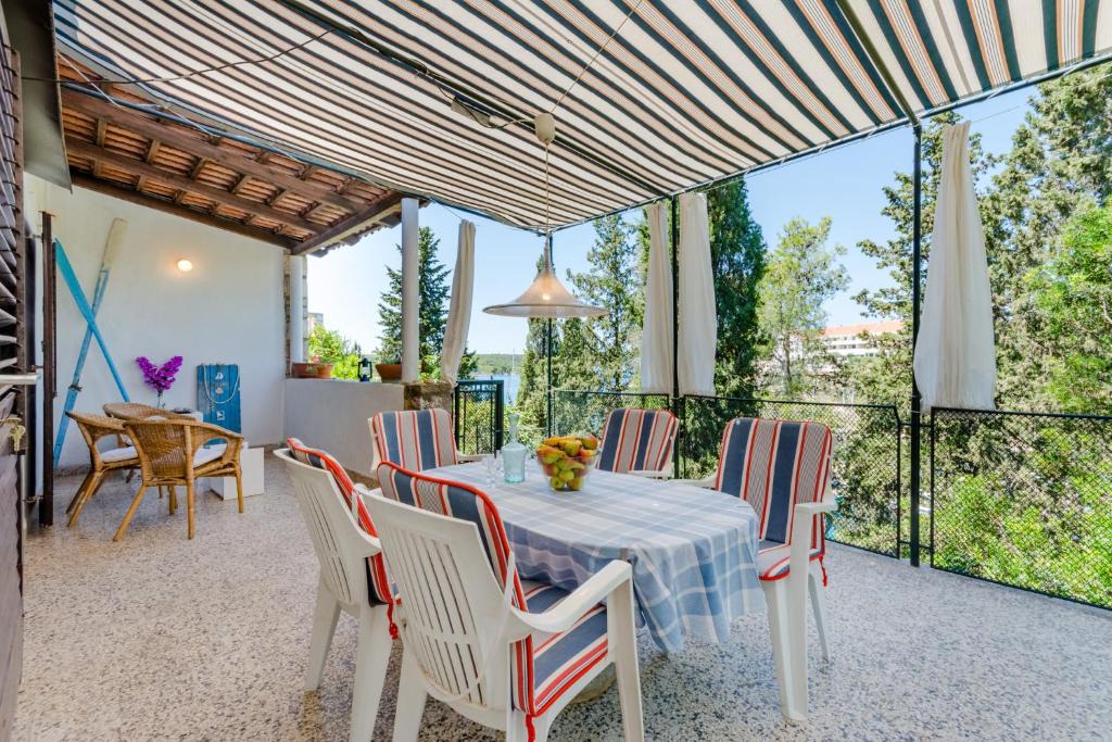 Cove Makarac (Milna) House | Vila Beba