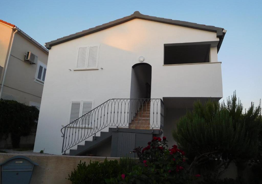 Nin House | Vila Maria Nin