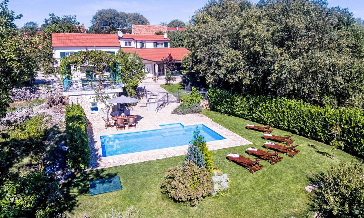 Gornji Prolozac House | Vila Milančić by Interhome