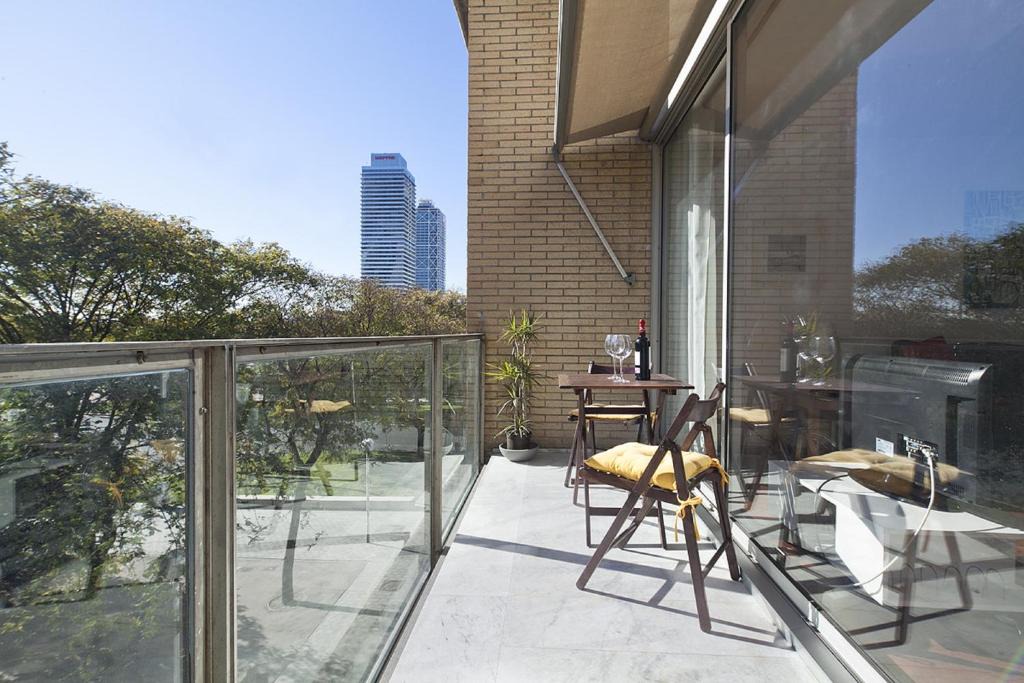 La Vila Olimpica del Poblenou Apartment | Vila Olimpica Skyline
